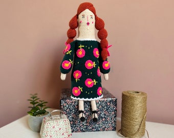 Crochet doll Teacher Miss Gladis Doll - Customizable Knitted Toy, Perfect Educational Gift for Children, Artisan Soft Yarn Collectible