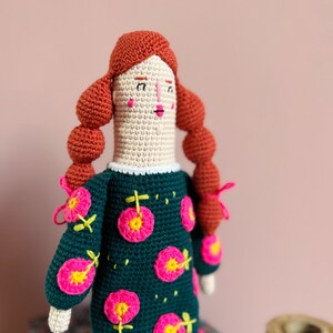 Crochet doll Teacher Miss Gladis Doll Customizable Knitted Toy, Perfect Educational Gift for Children, Artisan Soft Yarn Collectible image 5