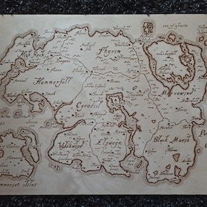 Mapa de Tamriel grabado a mano, The Elder Scrolls. Pirograbado.