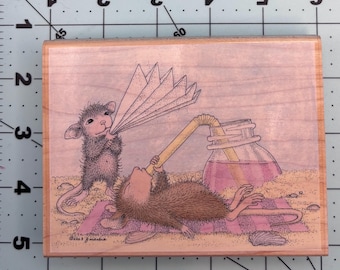 House Mouse HMOR1066 Friendly Breeze Stampabilities Wood Mounted Rubber Stamp Vintage