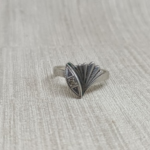Vintage silver Ring  925 stamp with  white stone ussr Size; 6 1/2