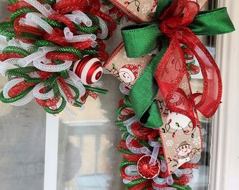 Christmas Wreath for Front Door, Candy Cane Wreath, Traditional Christmas Wreath, Holiday Peppermint Wreath, Christmas Gift, Winter Wreath