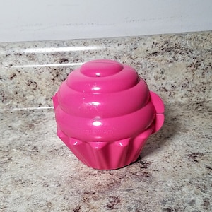 TUPPERWARE CUPCAKE MUFFIN Keeper Holder 6398 Forget Me Not Storage