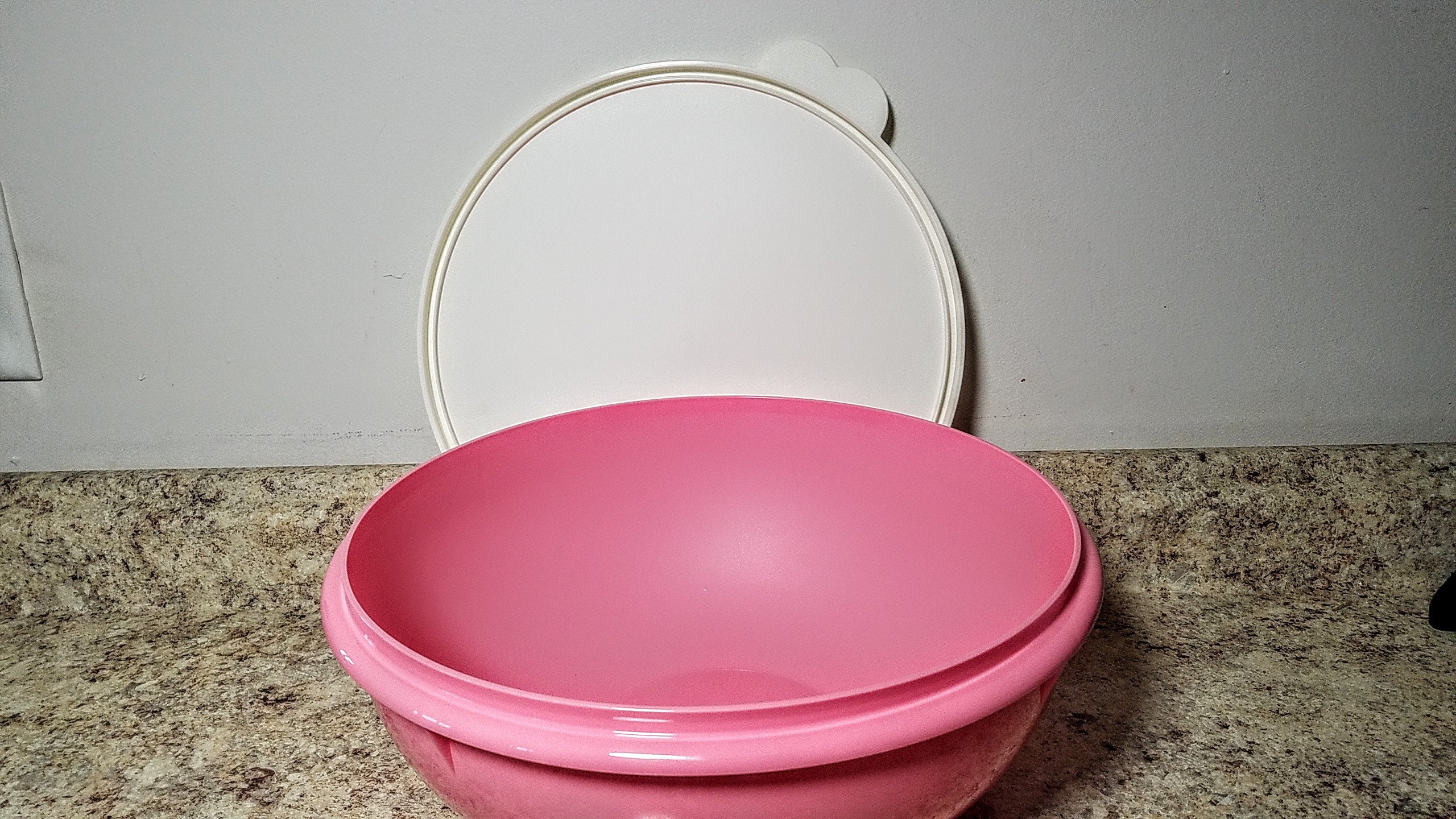 Tupperware Fix N Mix Clear Mixing Bowl #274 and Flamingo Pink Lid
