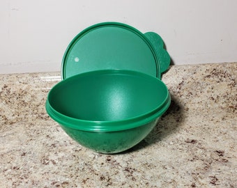 Tupperware #235 Green Wonderlier Nesting Bowl 7" with Seal Lid 228 NEW