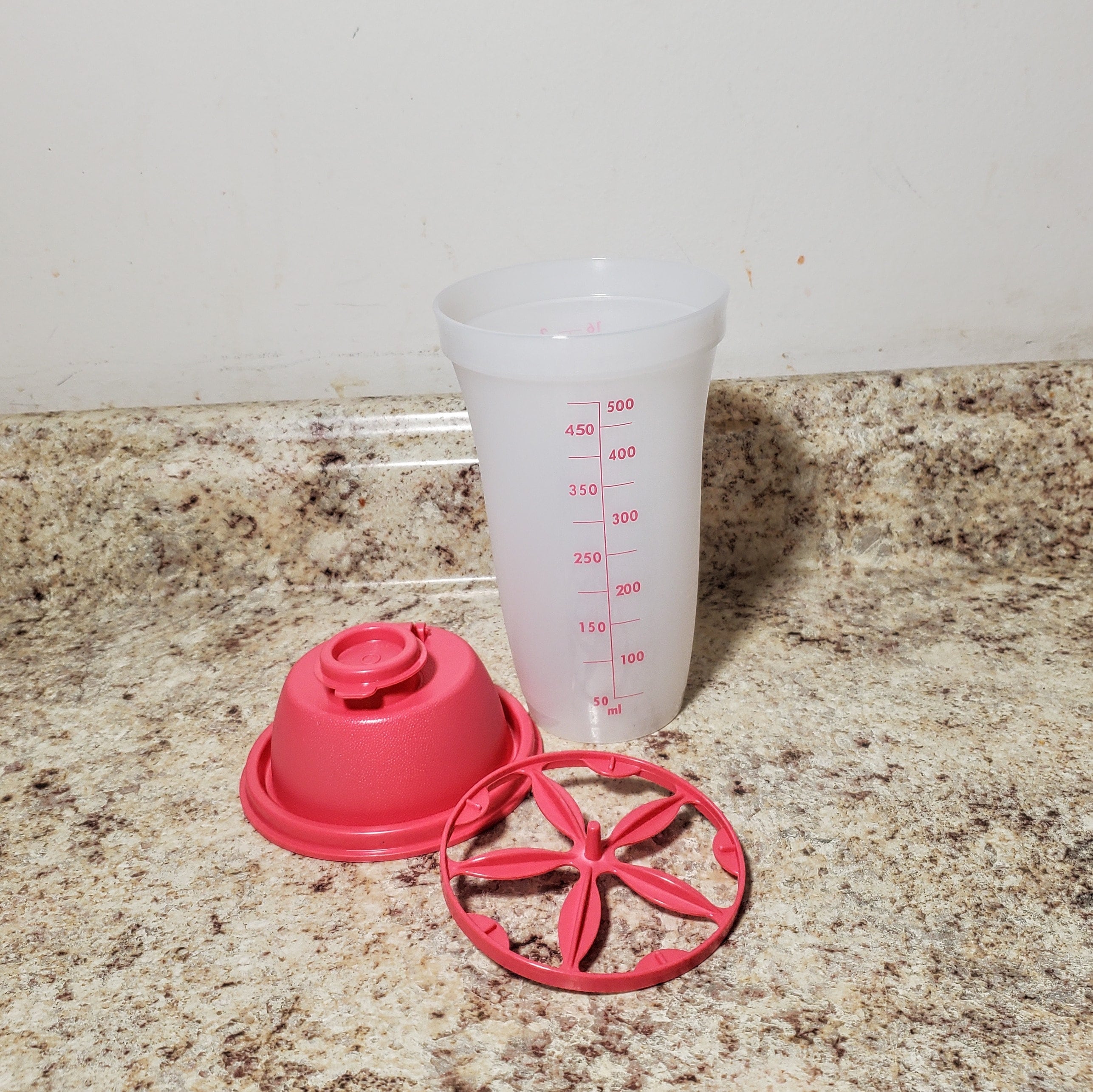 Tupperware Quick Shake Mixer Blender (2 Cup) Pink 3 Piece Flip Top #844 New