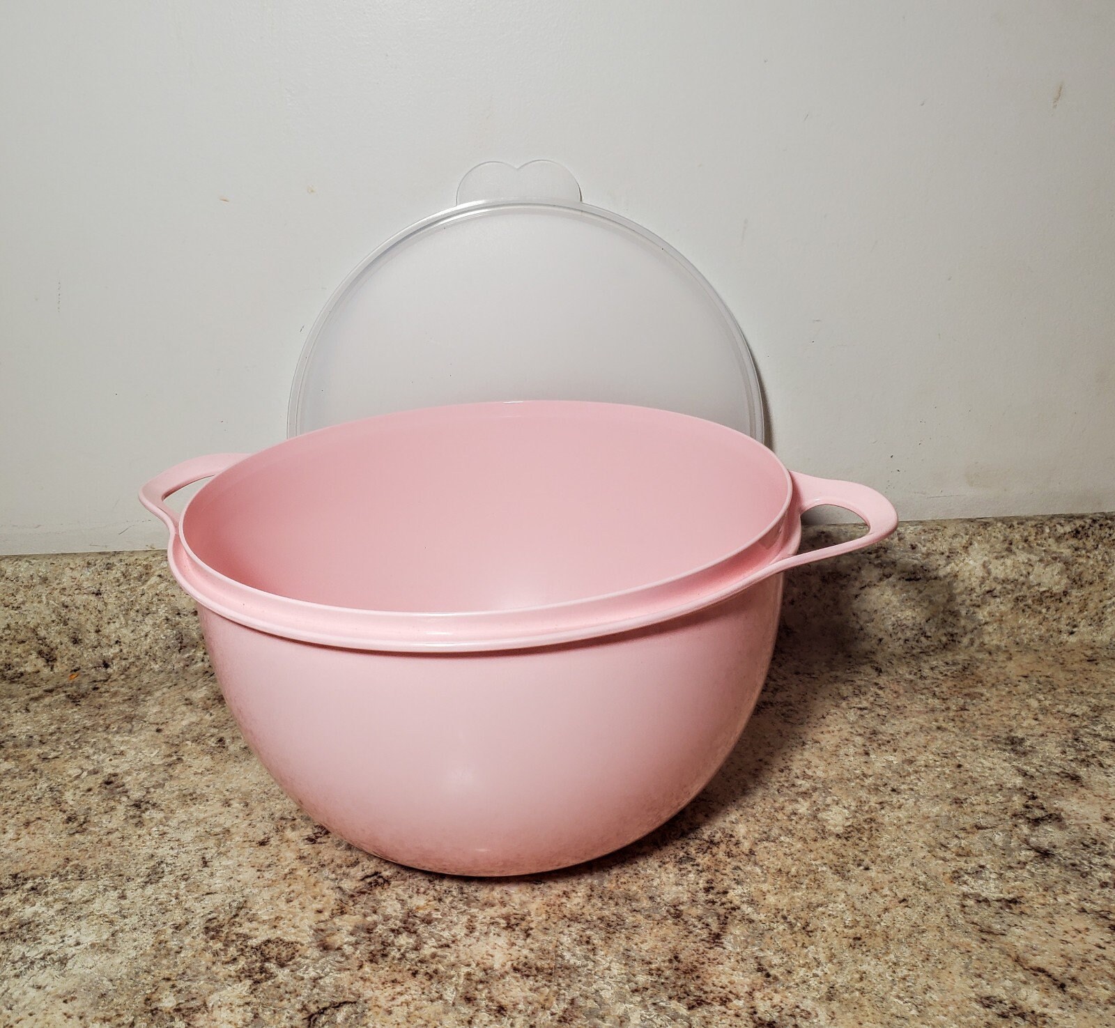 Tupperware, Kitchen, Tupperware Pink Lid Replacement 257a3 Round