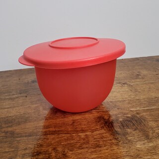 Tupperware Impressions Ciotola Rossa 550 Ml – Classica, Ermetica E Resistente Per Cucina