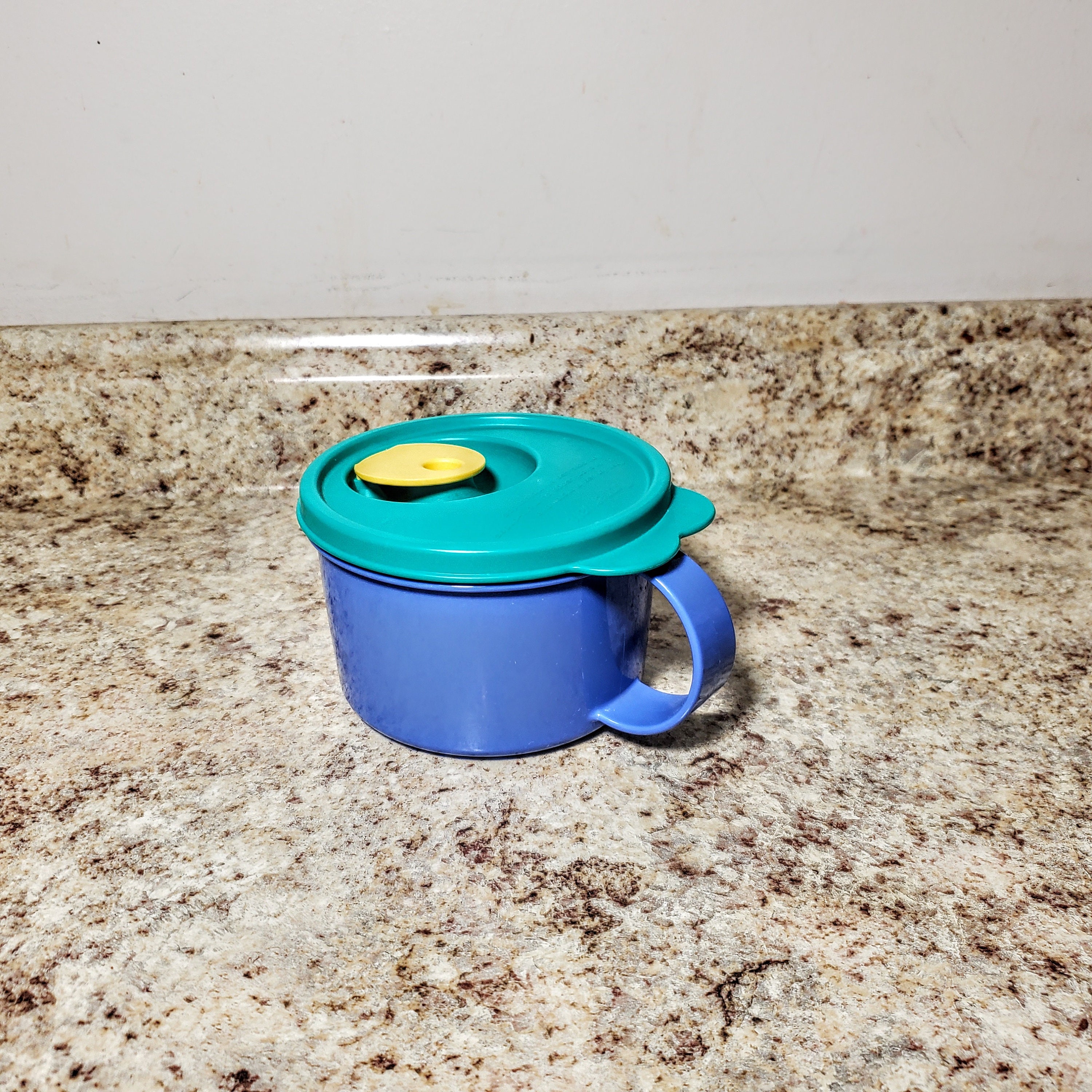 Tupperware Crystalwave Microwave Soup Mug 16 Oz Lavender  Purple: Coffee Cups & Mugs