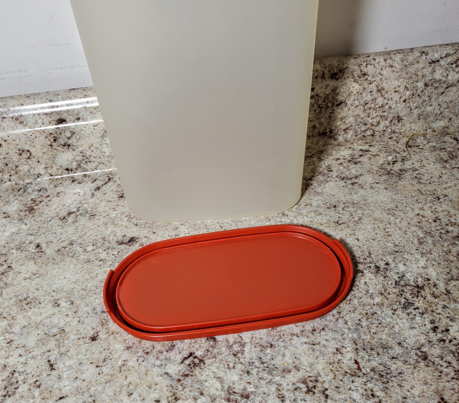 Tall Tupperware Modular Mates 12-1/4 Cup Oval Container 1615 & Red Seal Lid  1616 