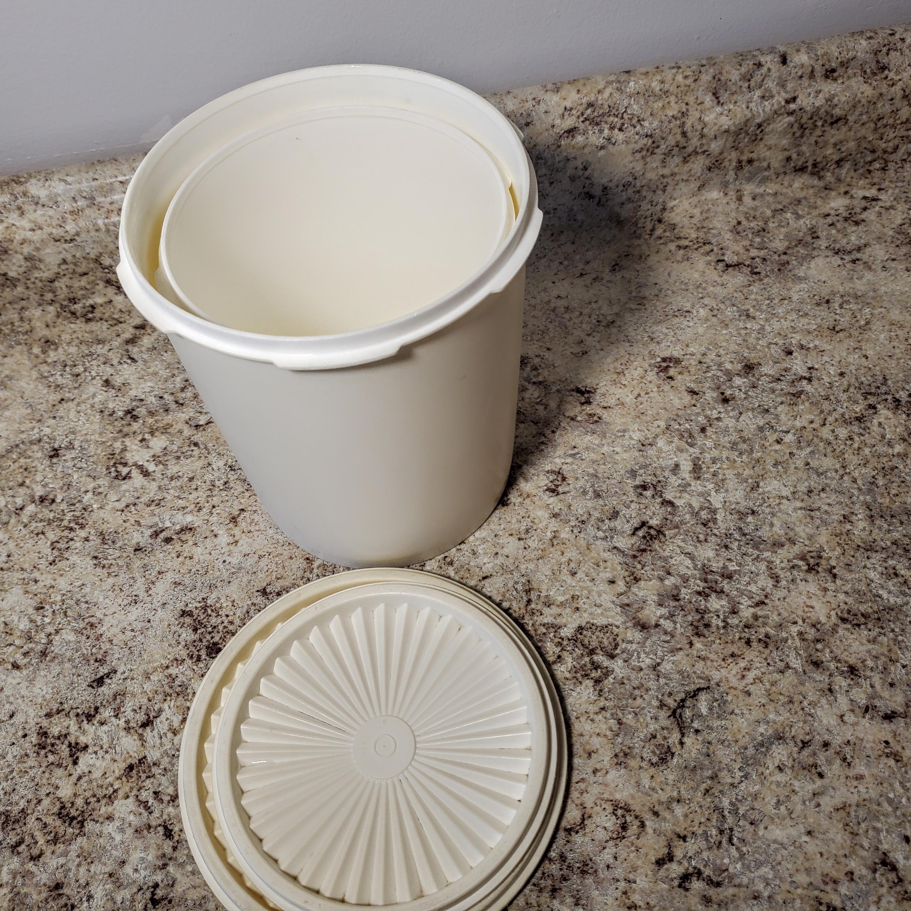 Vintage Tupperware White Set of 2 Canisters 809 & 807 - Etsy