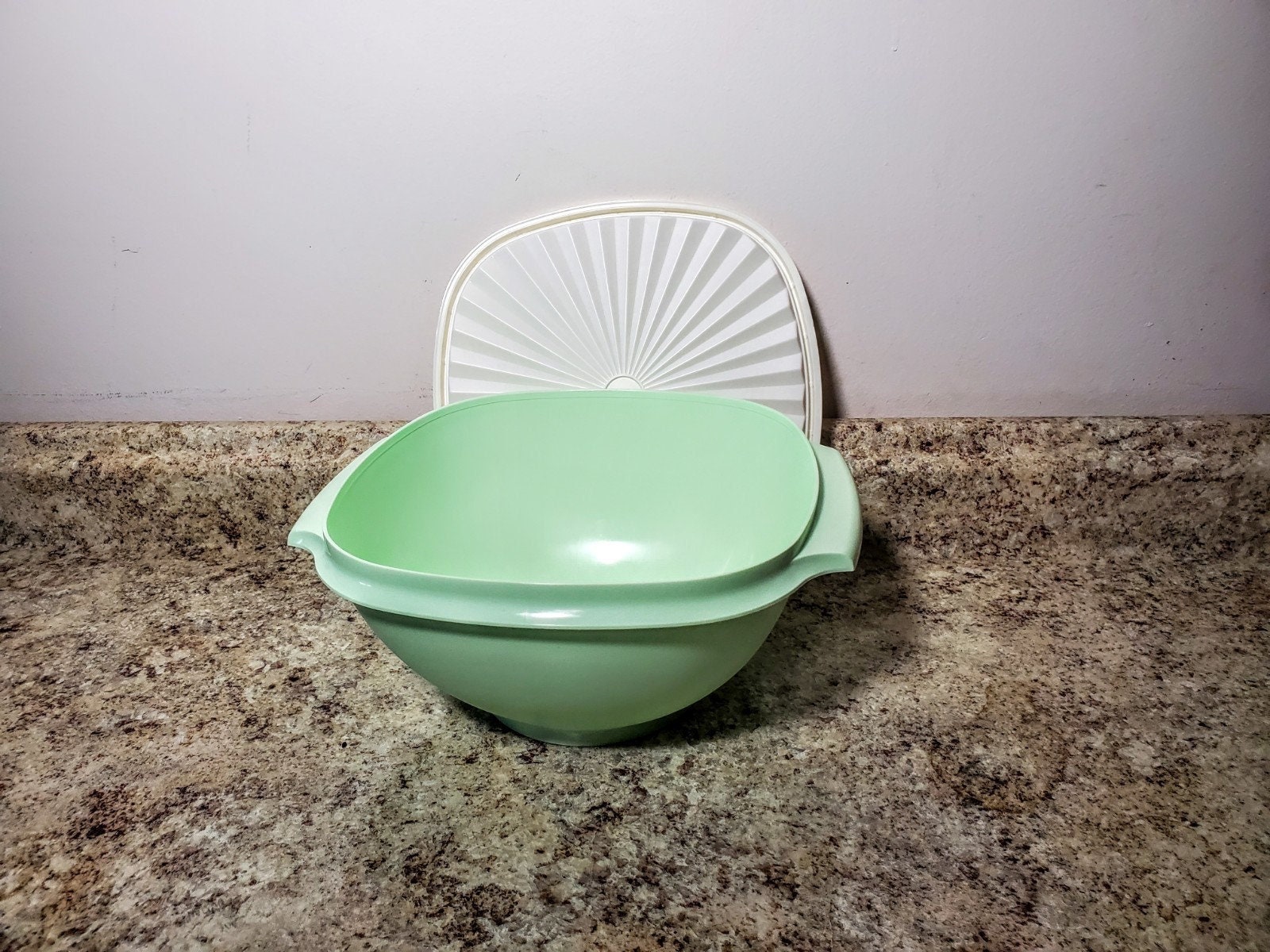 Vintage Tupperware Servalier Storage Bowl 886 Green With Starburst Lid
