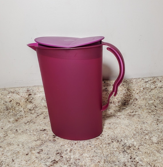 Tupperware Pink 1/2 Gallon Pitcher Jug 2 Quarts Clear 