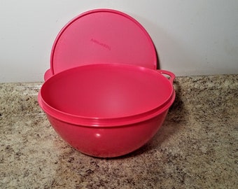 Tupperware Super Large White 32 Cup Thatsa Bowl Container W/Pink Lid