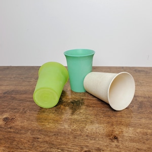 Tupperware 7 oz Bell Tumblers Set of 3 White, Green & Teal Cups #109