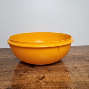 Vintage Tupperware Fix N Mix Bowl #274 – Yellow Harvest Gold – Large Mixing Bowl – Retro 1960s Kitchenware – Mid Century Plastic Bowl