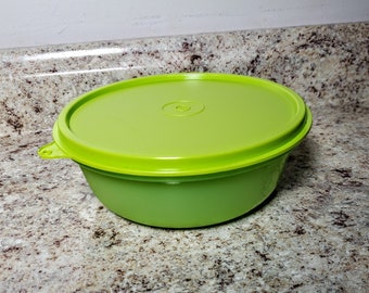 Tupperware Modular Bowl 2.5 Cup Container Round Cereal #1842, #276 Lime Green New