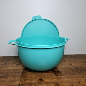 New! Tupperware Thatsa Bowl 5377 Mega Fix n Mix 42 Cup Teal with Lid
