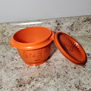 Vintage Tupperware Servalier Storage Bowl 886 Orange With Starburst Lid USA