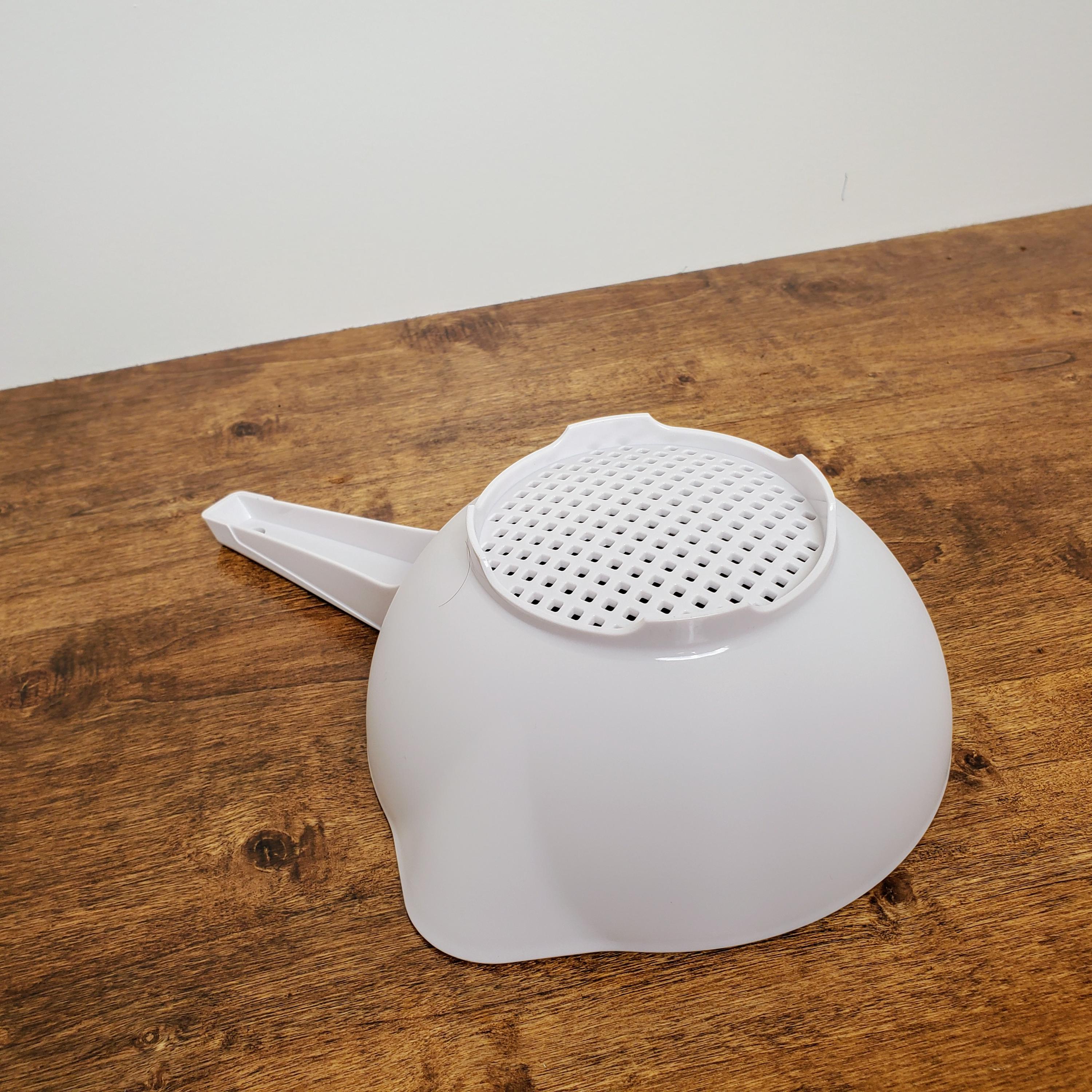 Tupperware Small Strainer Colander With Handle #10417 White 1