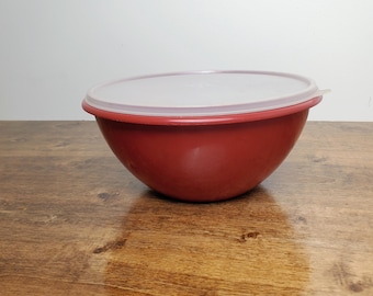 Vintage Tupperware Wonderlier Bowl #237 Paprika Red w/ #230 Clear Z Tab Lid USA 9"
