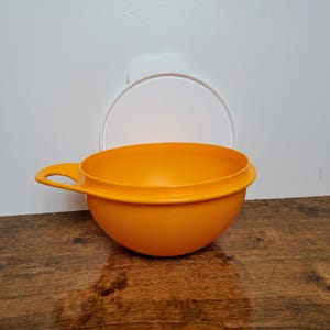 Tupperware Mini Thatsa Mixing Bowl 1.4L / 6 cup Orange 3056 New