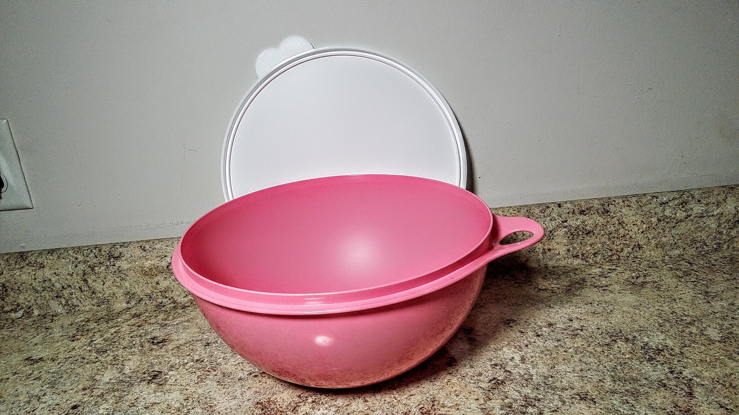Tupperware Big Handy Bowls & Seals Set of 2 Pink with matching seal 500ml 2  cup