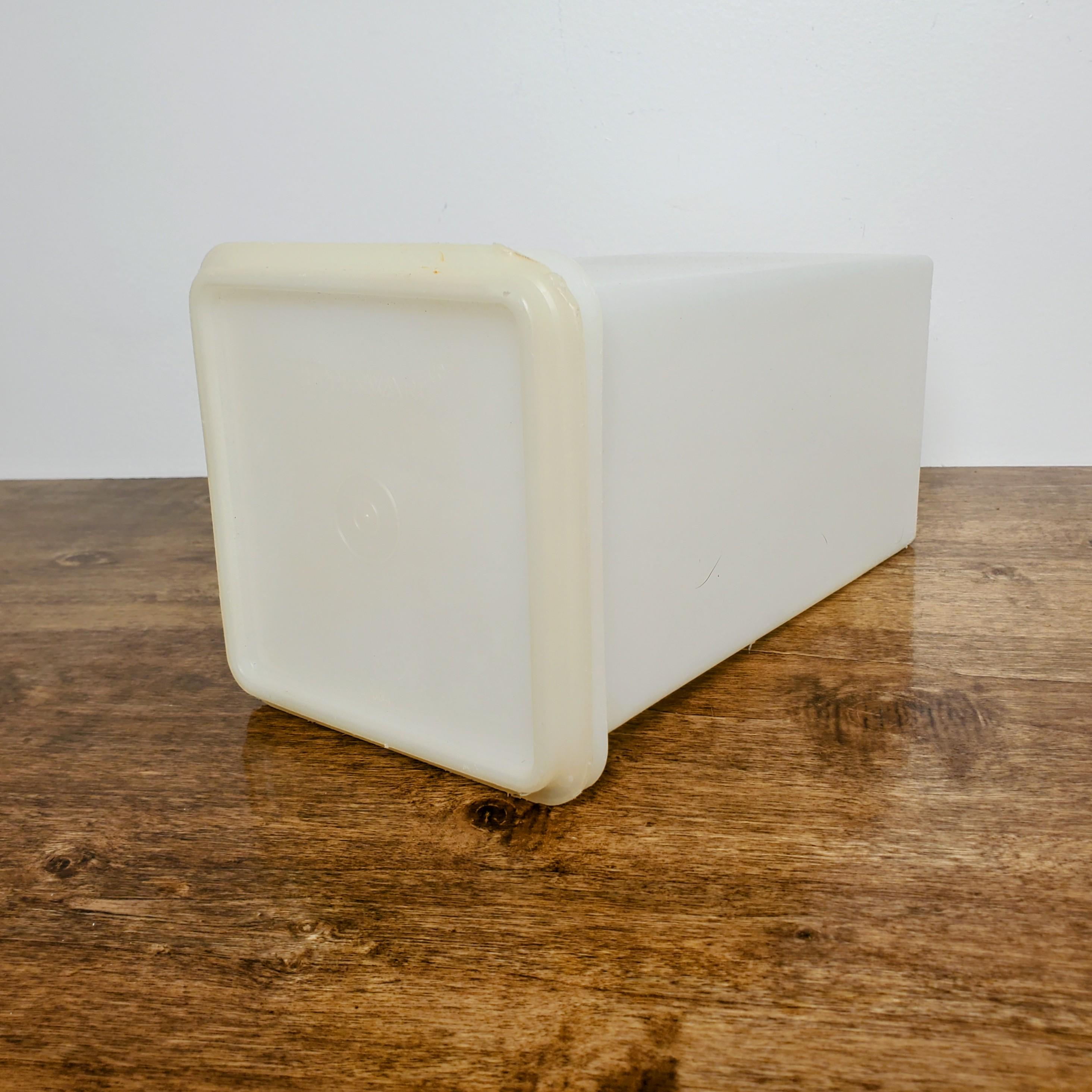 Vintage Tupperware Cracker Keeper #1314 Sheer Container W/ Lid