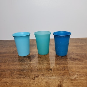 Vintage Tupperware 7 oz Bell Tumblers Set of 3 Shades of Blue Cups 109 Retro Plastic Drinkware