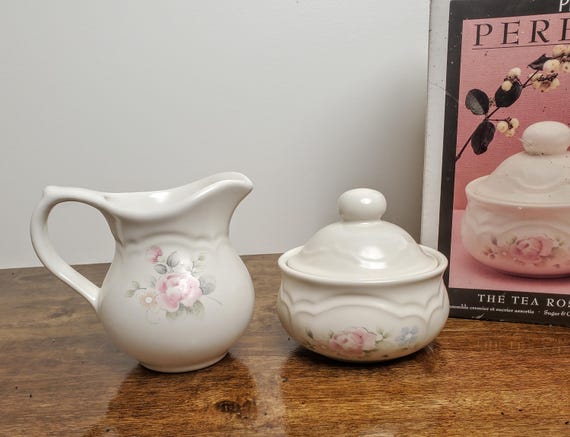 オーブンPfaltzgraff Tea Roseキャセロール24cm＆クリーマー PFALTZGRAFF PERENNIALS the Tea Rose Collection Sugar Creamer Set