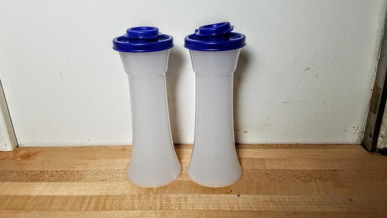 NEW Tupperware Large Hourglass Salt & Pepper Shakers Set 6" BLUE FREE US Ship! NEW Tupperware Large Hourglass Salt & Pepper Shakers Set 6" BLUE FREE US Ship!