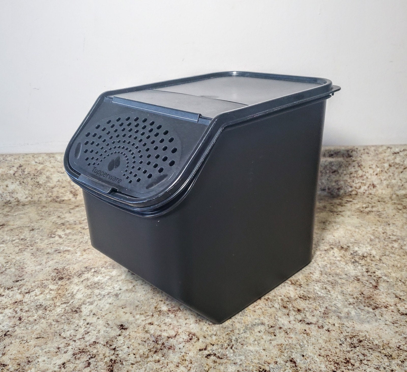 Tupperware Potato Smart Keeper 5.5L Stackable Storage Bin Black