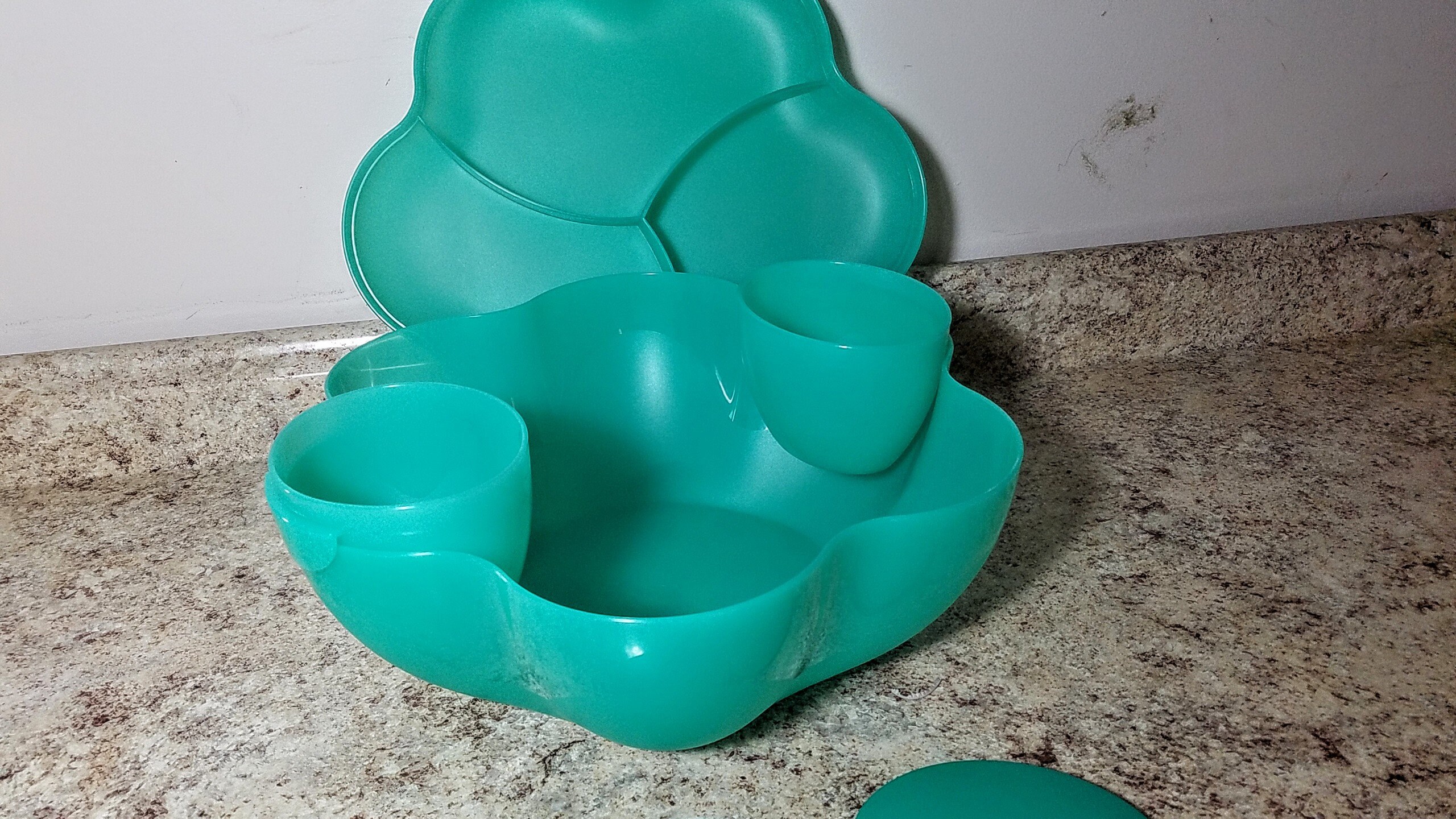 Tupperware Chip N Dip Bowl With Dip Bowl Divided Lid 4624 4625 Etsy