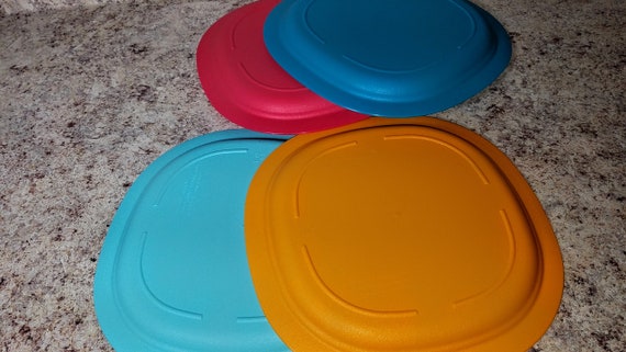 Tupperware Impressions 9.5 Microwave Luncheon Plates Set of 4 Tokyo B –  Plastic Glass and Wax ~ PGW