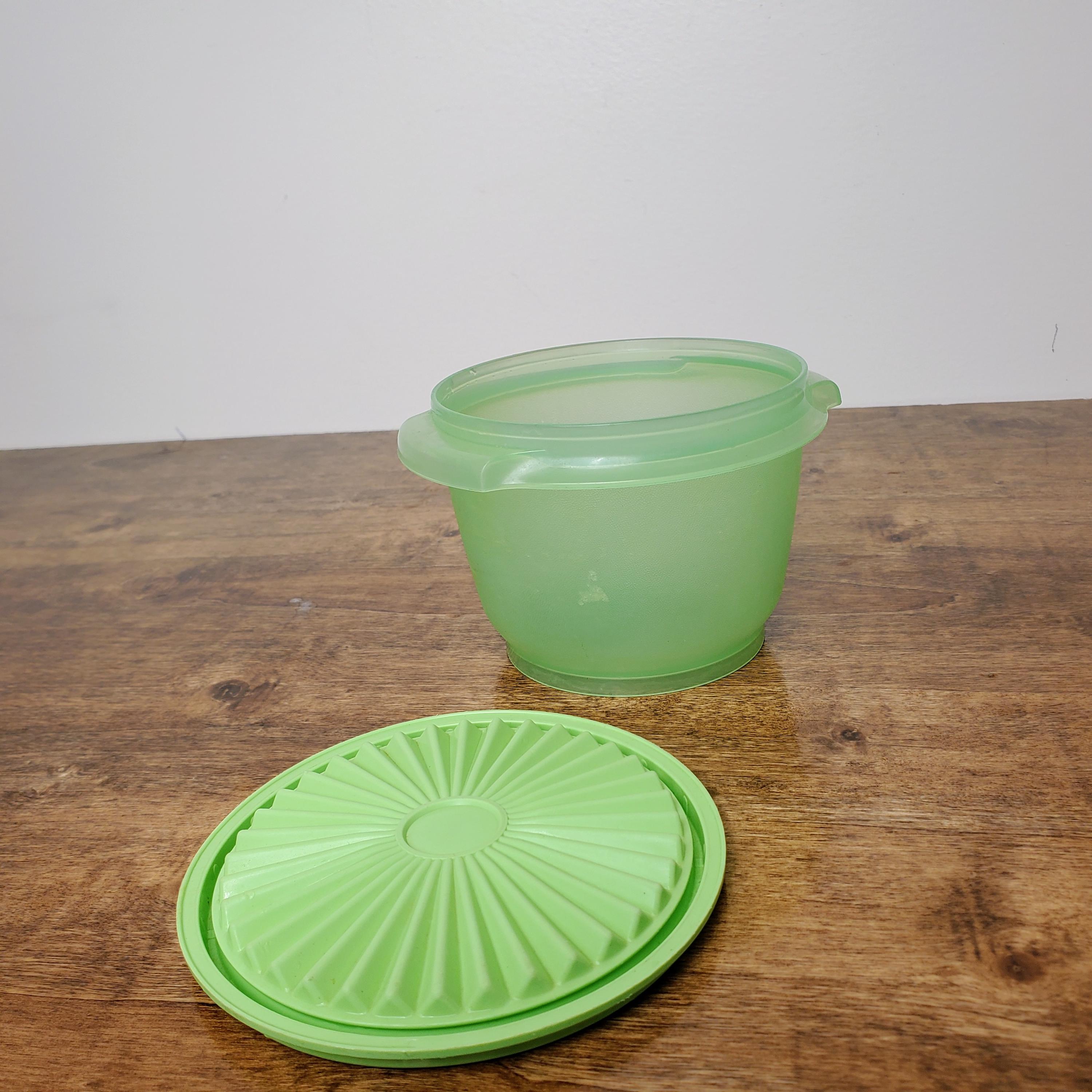 Vintage Tupperware Sheer Green Container Bowl 886 W/ Lid 812 USA
