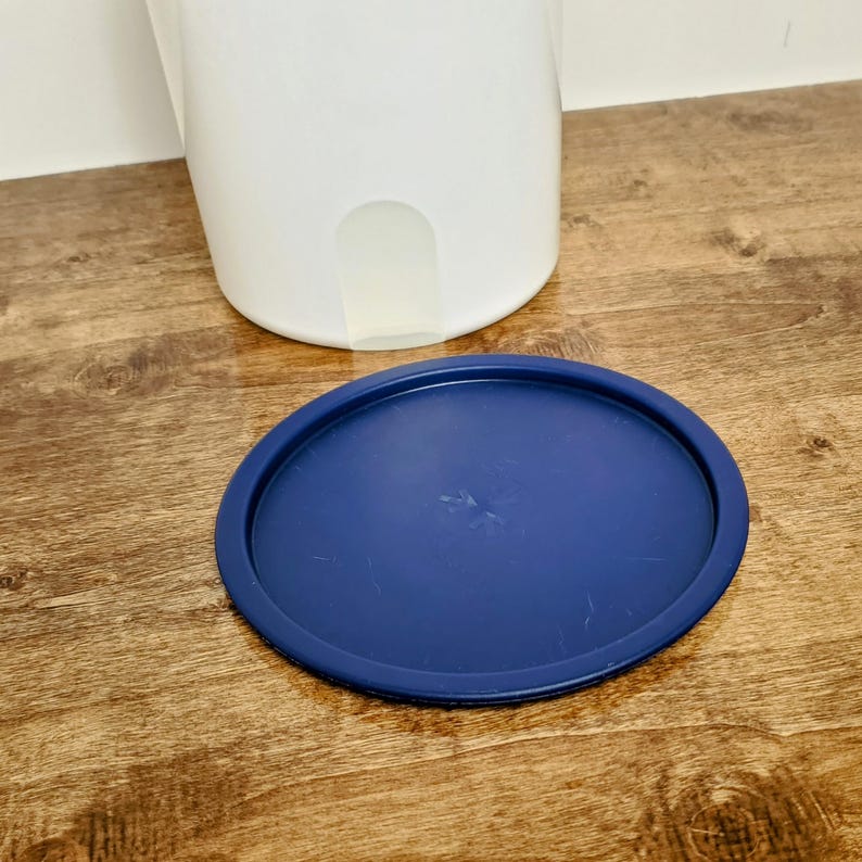 Tupperware One Touch Canister - Thumbnail 4