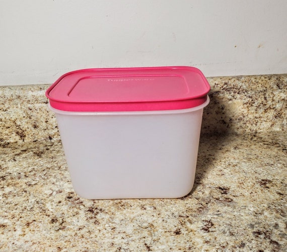 TUPPERWARE Freezer Mate Small Deep 4 3/4 Cup 1.1 L White Pink 7871 