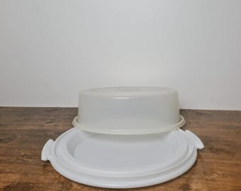 Vintage Tupperware Pie Keeper Carrier #719 – White 2-Piece Pie Taker Storage Container