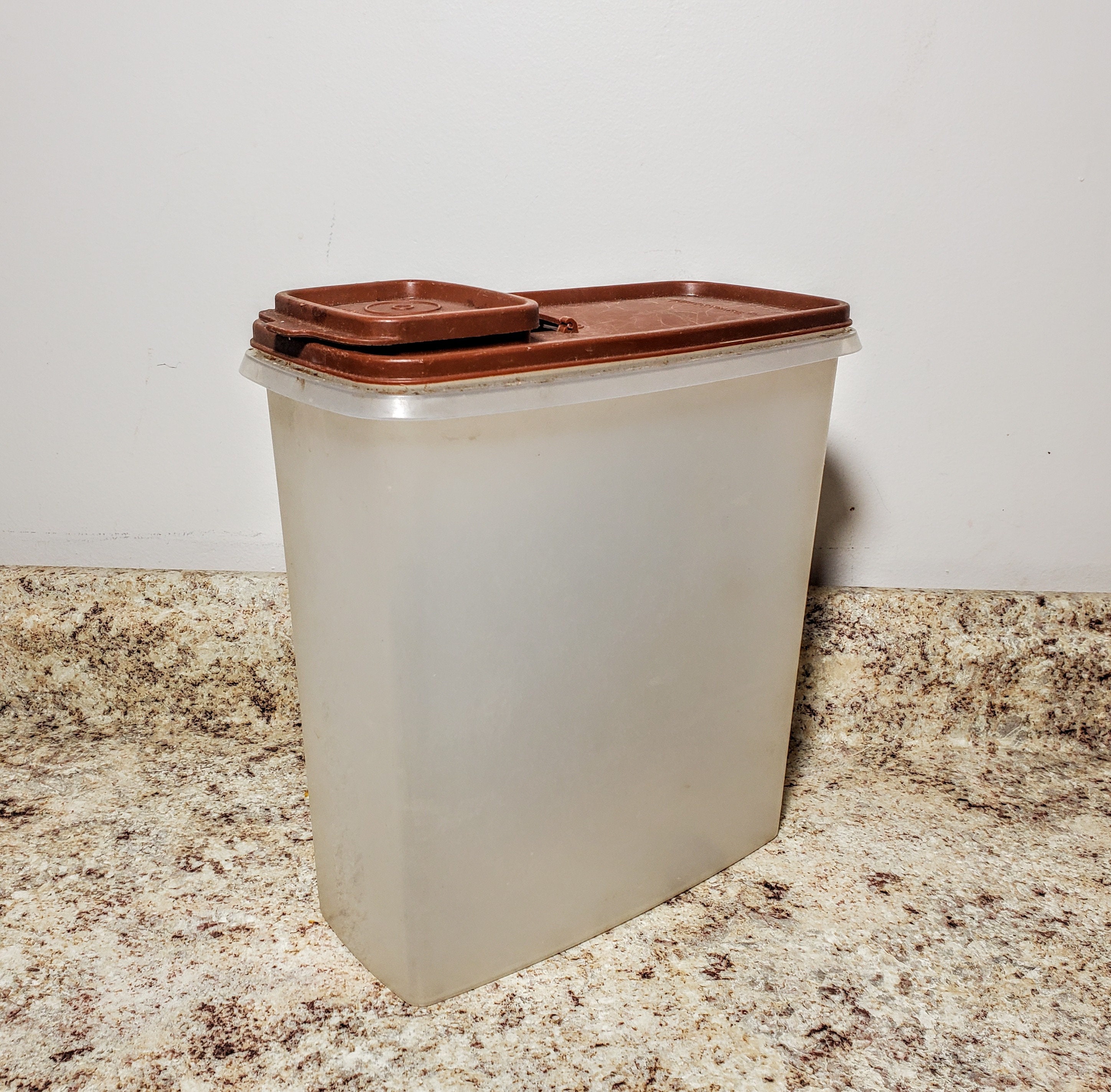 Tupperware cereal container deals