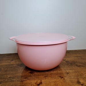 New! Tupperware Thatsa Bowl 5377 Mega Fix n Mix 42 Cup Pink  with White Lid