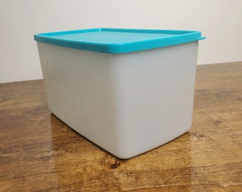 TUPPERWARE 2.8 L Snowflake FREEZER STORAGE Container #5660
