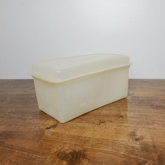 Tupperware Sheer Bread Loaf Keeper 172 Rectangle Storage Container