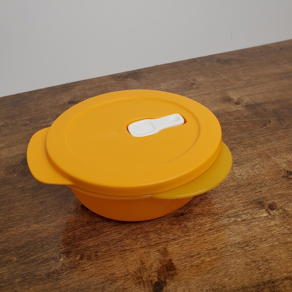 Tupperware Crystalwave Microwave 2 1/2 Cup Papaya Orange