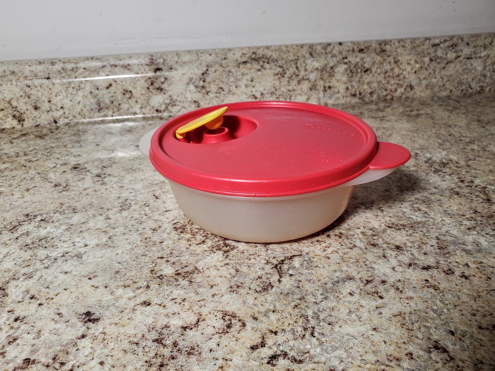 Vintage Tupperware White Clear Vent 2.5 Cup Bowl #2645 W/ Red Lid