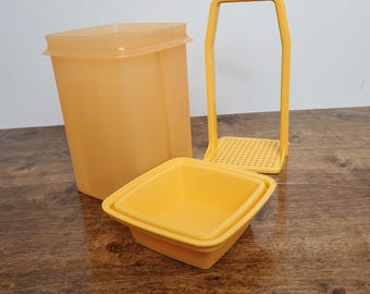Vintage Tupperware Pick-a-deli Green Pickle Container 1560 With