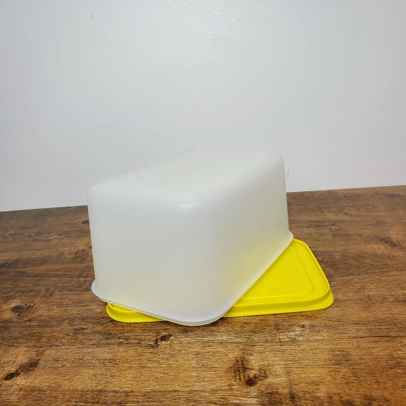 Tupperware Freezer Mates Plus Medium Deep Storage Box - Thumbnail 2