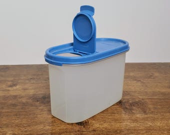 Tupperware Modular Mates #1612 4.75 Cup Oval Container Blue Flip Top Pour Lid