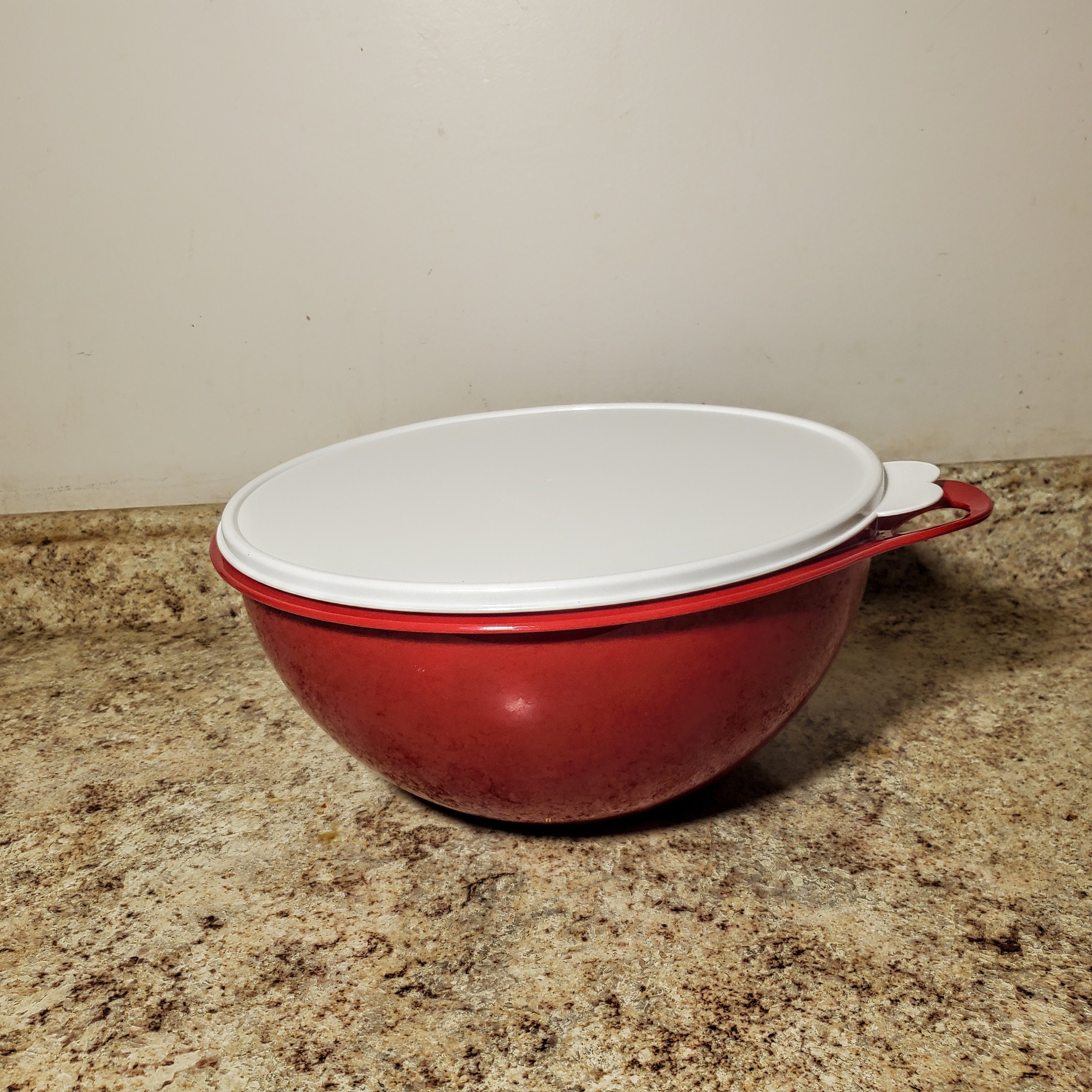 Tupperware Brand Bowl With Lid 32 Ounce Large Popcorn Potluck