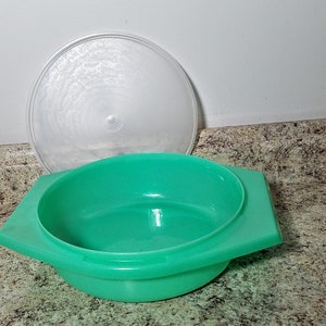Vintage Tupperware Cheese Grater Bowl Lid 3 Pieces Complete Mid Century  Hard Plastic Made in Canada 786 