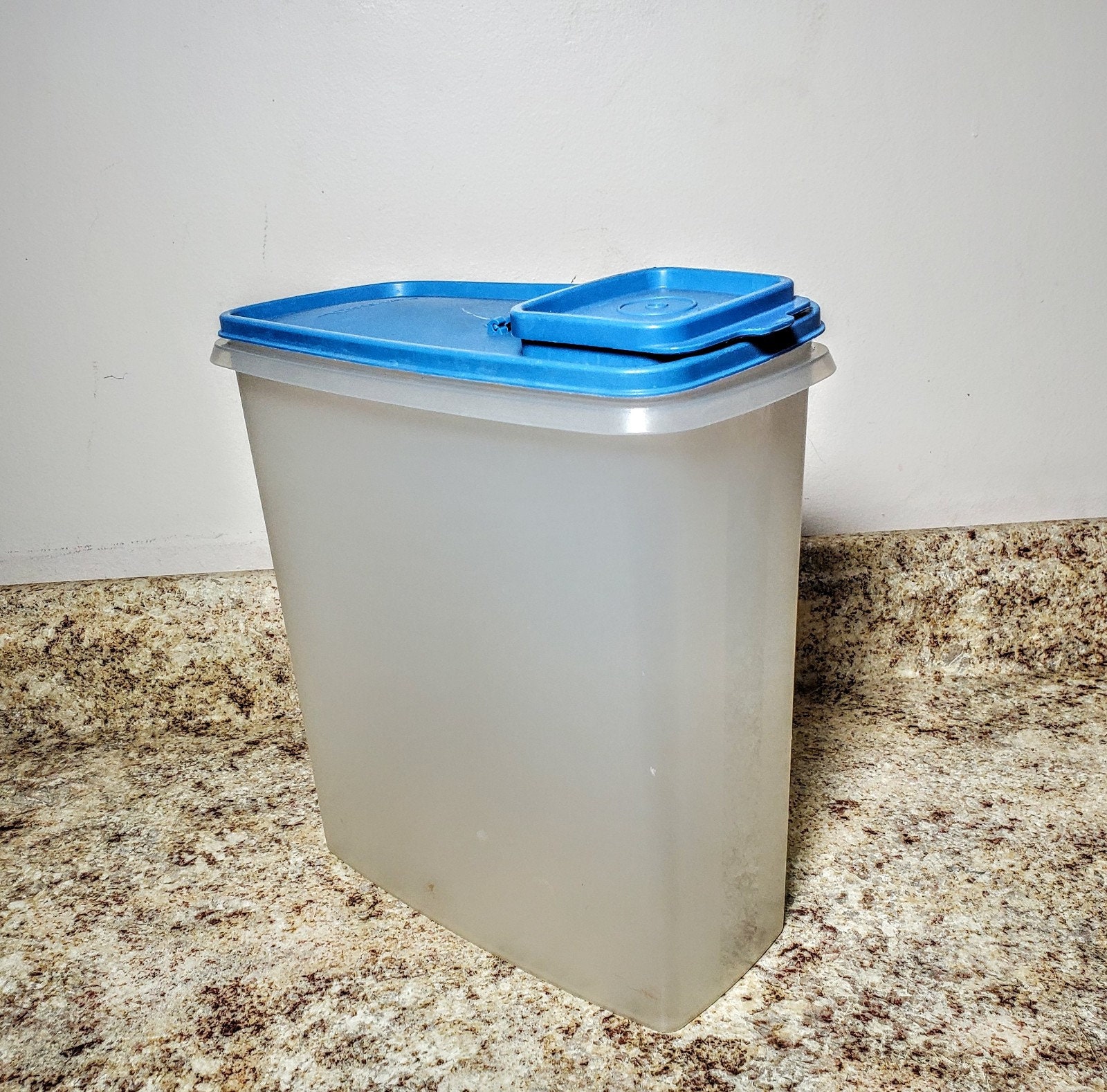 Tupperware Cereal Storage Keeper REPLACEMENT LID ONLY 1589 1590 Blue